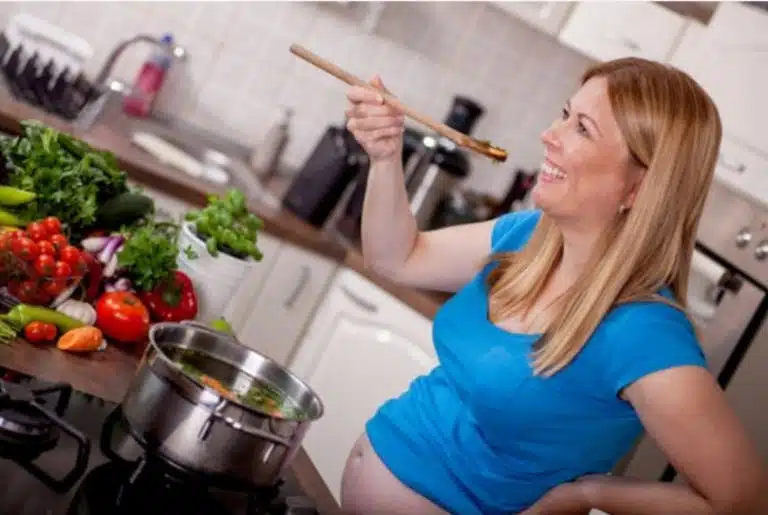6 Healthy Soups to Try During Pregnancy 1