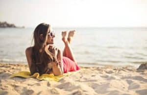 C:\Users\Vijay(vayal Foods)\Downloads\abbronzatura-Andrea-Piacquadio-pexels-696x449.jpg